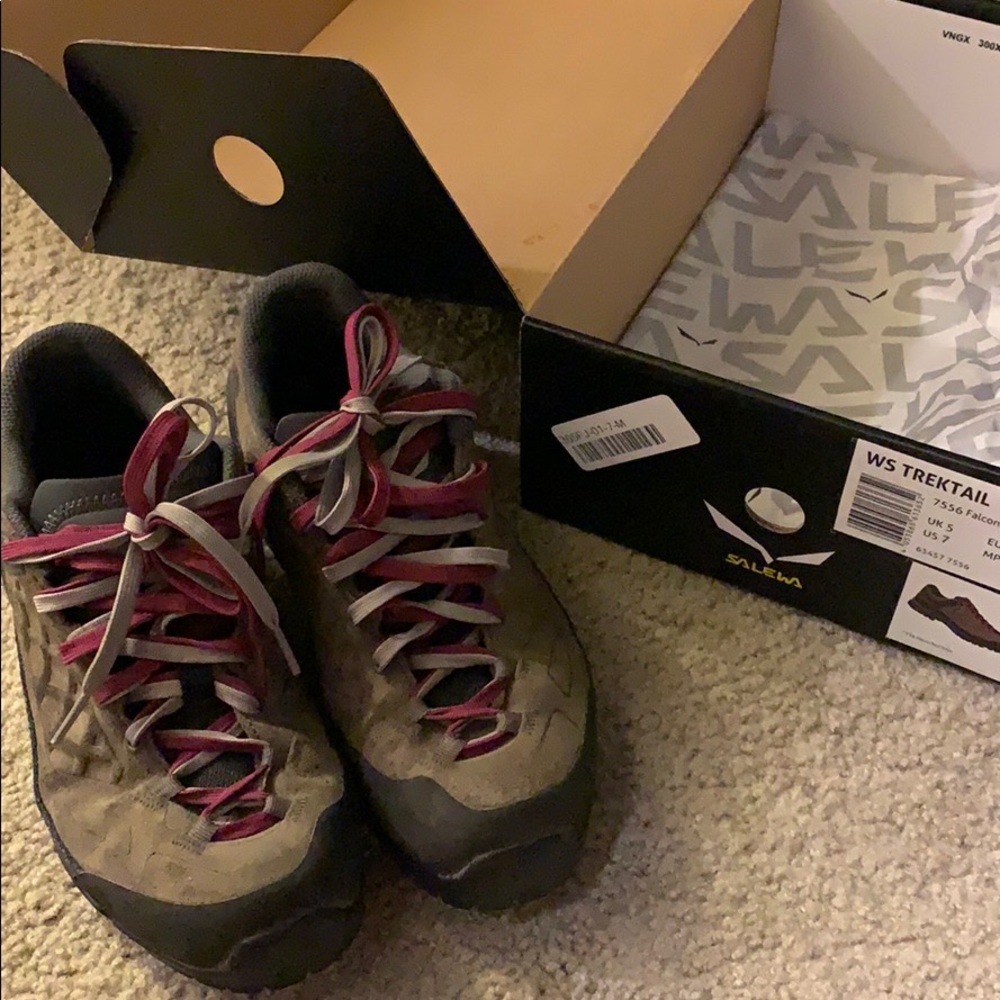 Salewa women’s hiking shoes